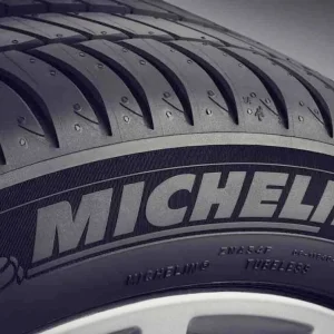 Neumático de verano Pilot Super Sport XL X 255/40ZR18 99Y OEM 85452593737 para BMW 3' E46, F30, F31, 4' F32, F33, Z4 E85... y más. Original BMW.