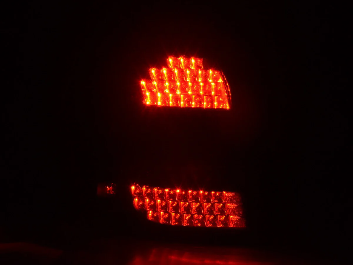 Pilotos traseros LED BMW Serie 1 E87 04-07 negros - Imagen 6